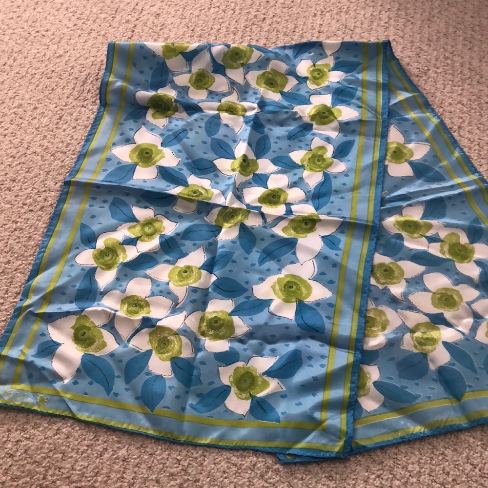 Beautiful Vera Scarf